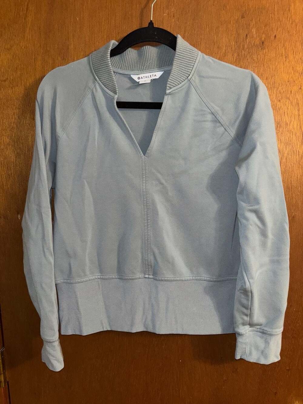 Athleta Eastbound Sweatshirt Size M Green V-Neck Ribbed Collar